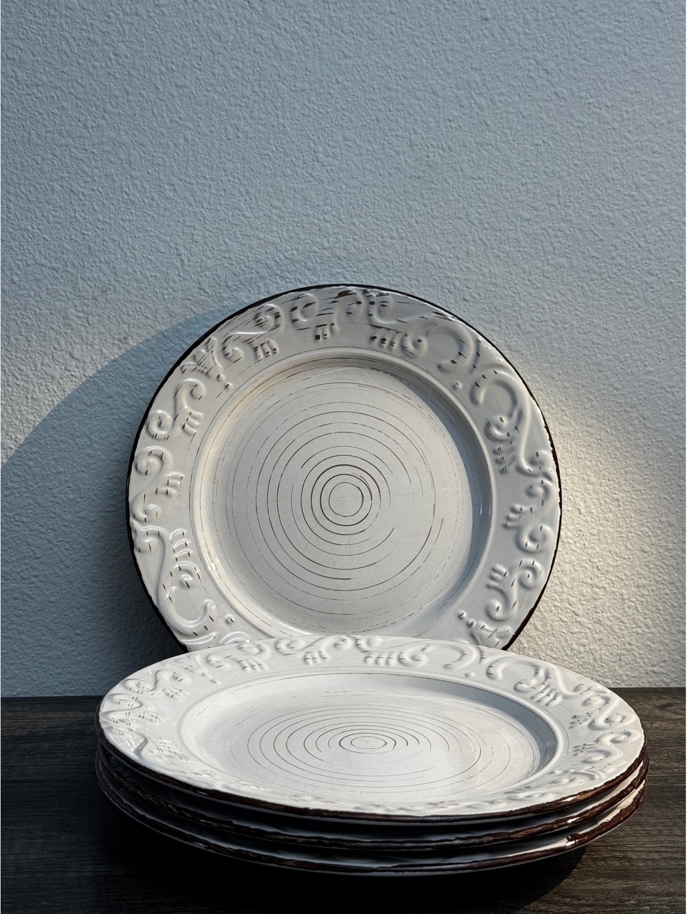 Mikasa Gourmet Basics Trellis 10.5” Dinner Plates Set of 4 Stoneware